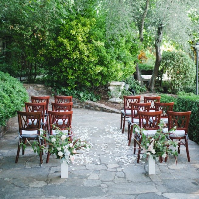 Small outdoor wedding with 12 seats for guests | Kelly Chandler Consulting 